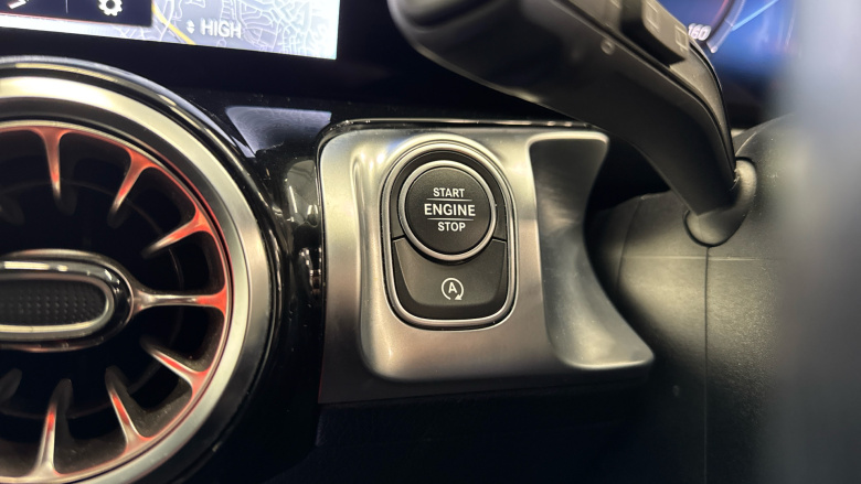 Mercedes-Benz GLB 200 AMG Line Premium 5dr 7G-Tronic Petrol Estate